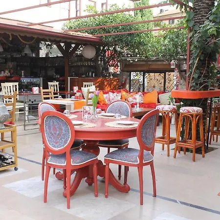 Hotel Nensie's Boutique 2*