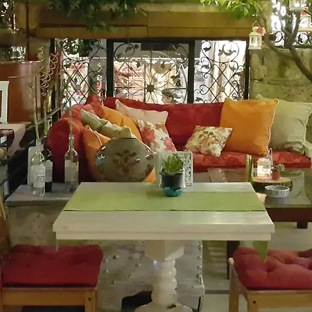 Nensie's Boutique Antalia
