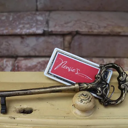 Nensie's Boutique