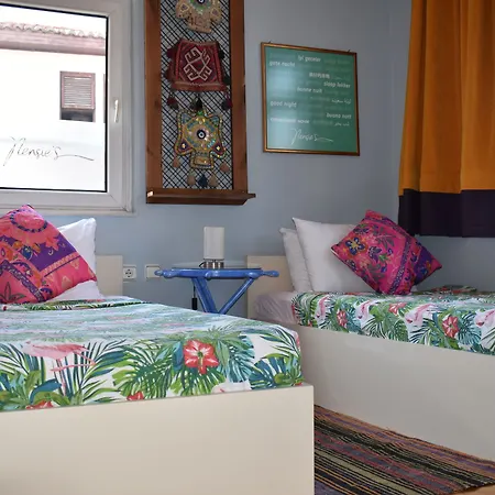Hotel Nensie's Boutique 2*